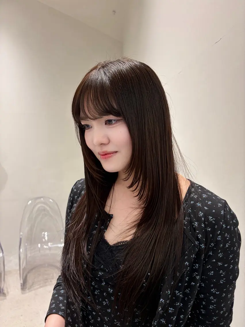 カラー 吉田 百々花のヘアスタイル