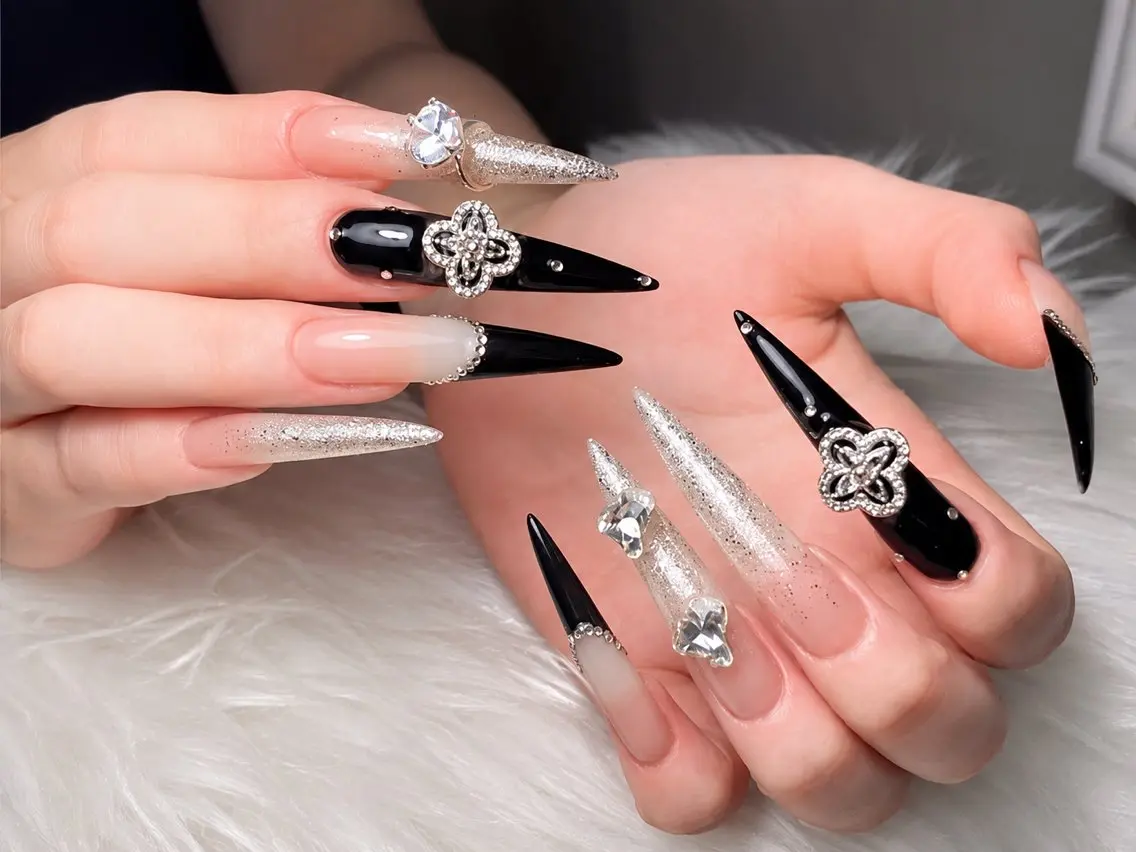 ネイル 長さ出し ガーリー 韓国ネイル ロングネイル 持ち込み ハンドネイル Nami nail salonのネイルデザイン