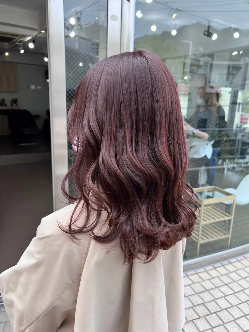 ミディアム カラー 川元 春奈のヘアスタイル