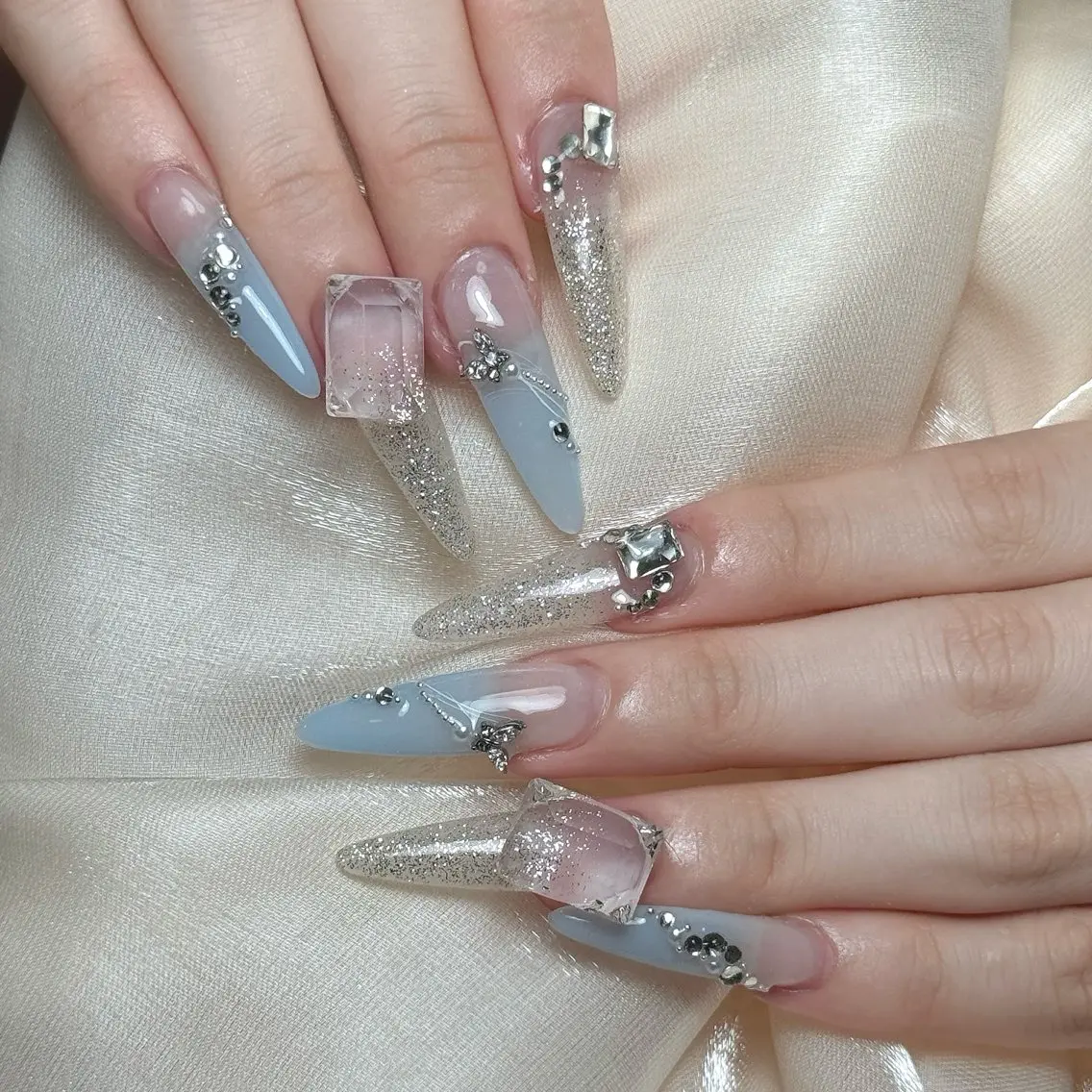 ネイル マギー ネイル🦋のネイルデザイン