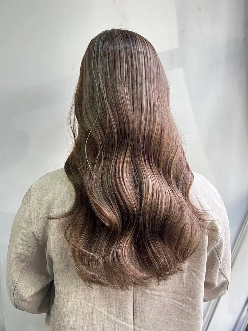 ロング カラー ヘアカラー トリートメント 🎨デザイン🥇 美髪・艶髪 日暮千敬のヘアスタイル