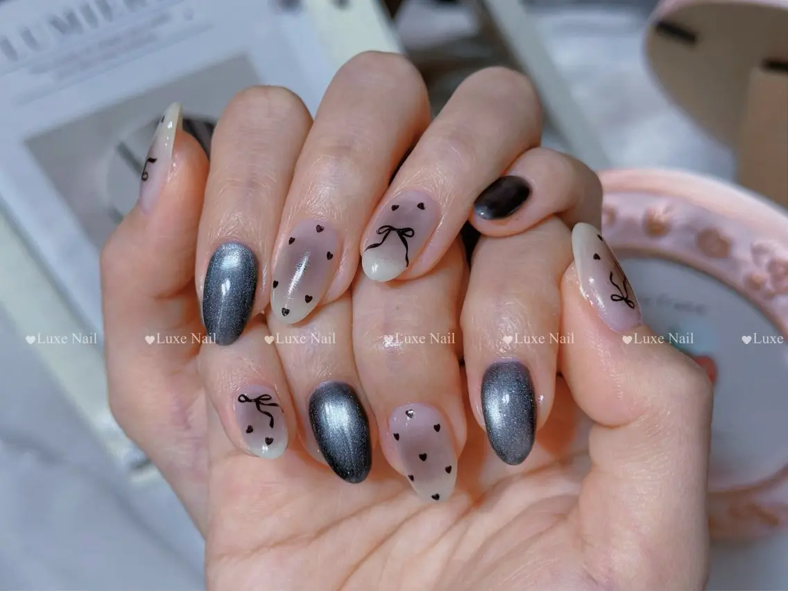 ネイル フラッシュネイル フットネイル フレンチネイル ジェルネイル ガラスフレンチ Luxe Nail Salonのネイルデザイン