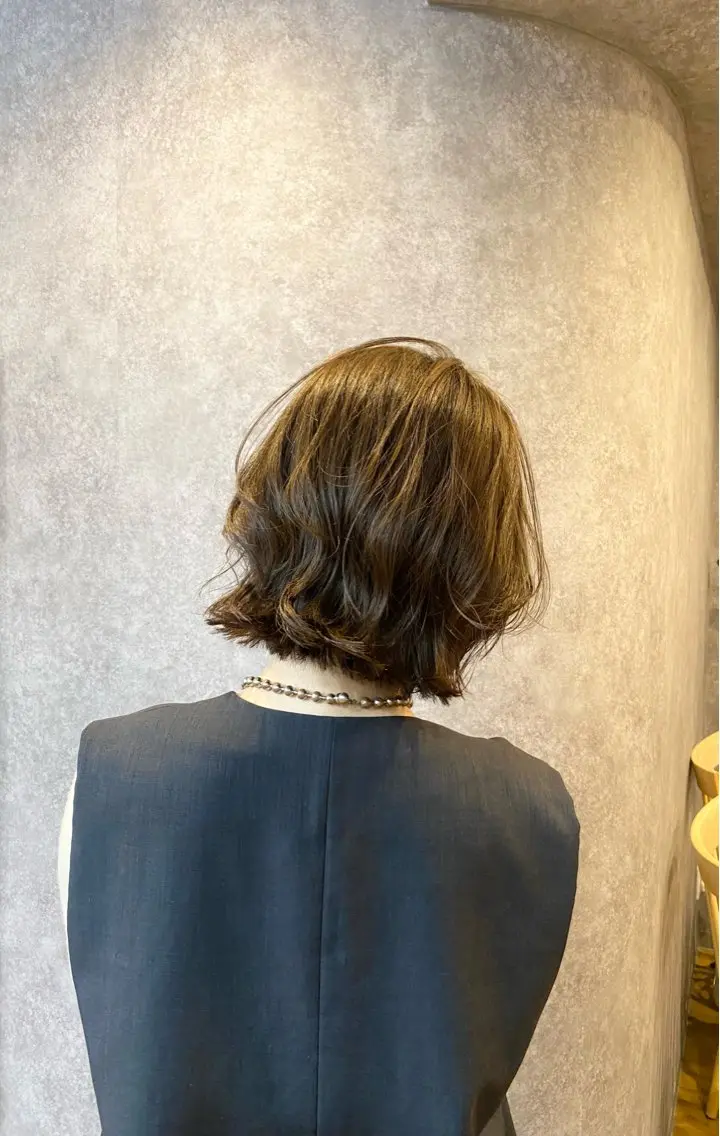 ショート カラー ベージュカラー 透明感カラー ボブ くびれヘア レイヤーカット 大人レイヤー/柔らか グレージュ/川緑一吹のヘアスタイル