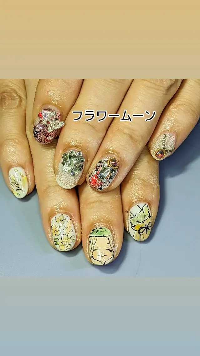 ネイル ハンドネイル ハンドケア フラワー ムーンのネイルデザイン