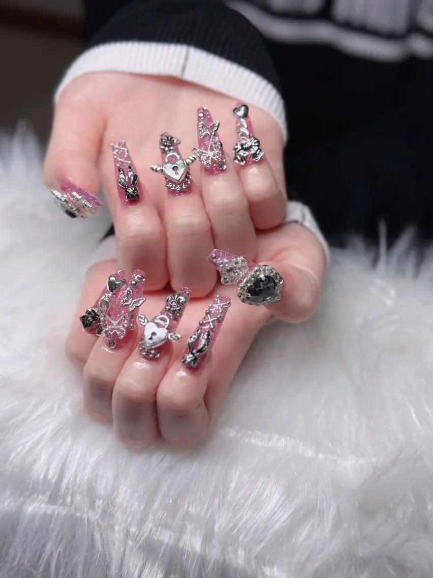 ネイル オーロラネイル フレンチネイル ジェルネイル ハロウィン キラキラネイル ハンドネイル H.baby Nail Salonのネイルデザイン