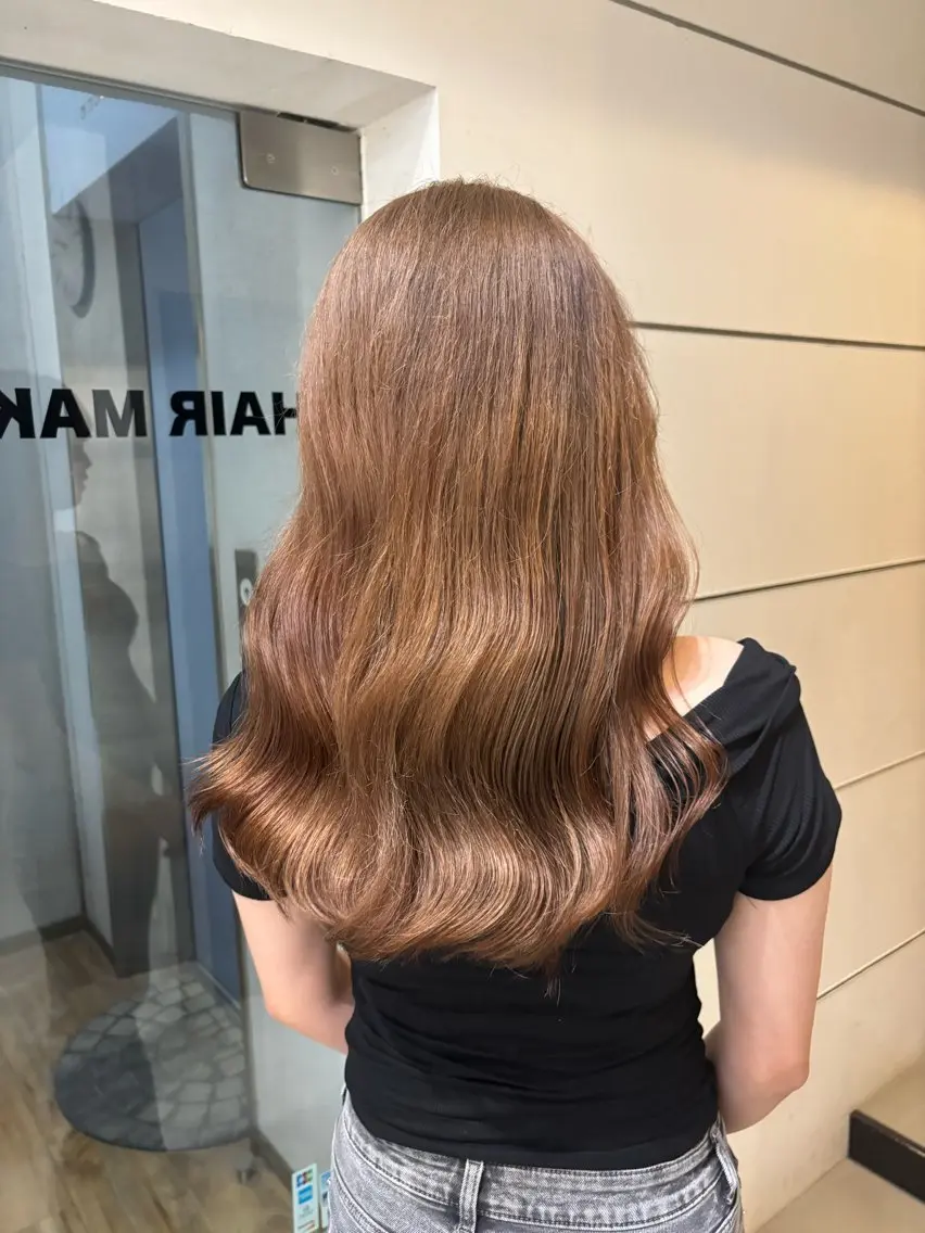 セミロング ヘアカラー chic 米満 柚月のヘアスタイル