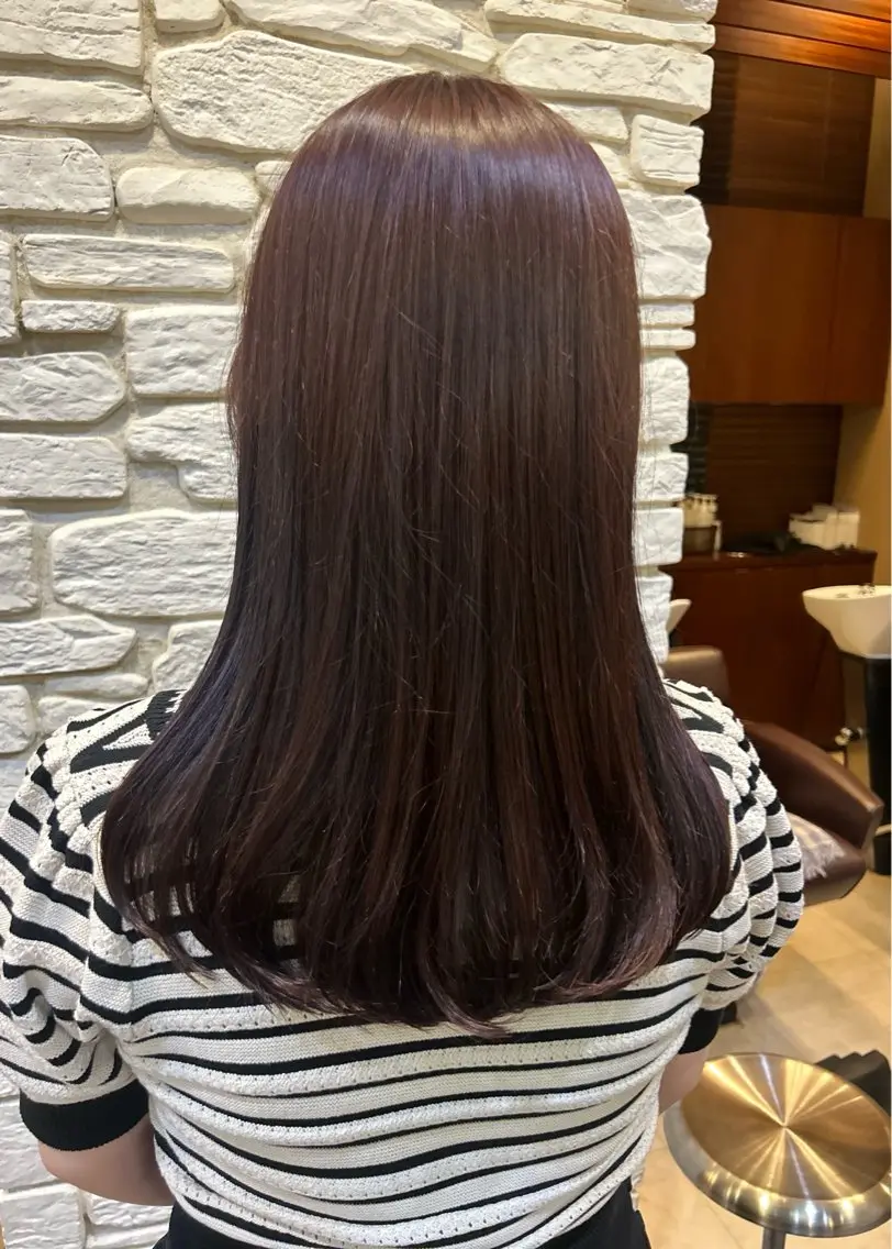 ロング カラー ヘアカラー 赤堀 凪咲のヘアスタイル