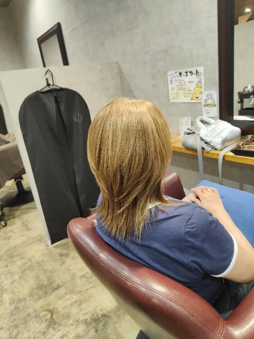 ミディアム カラー ウルフカット Overture MIWAKOのヘアスタイル