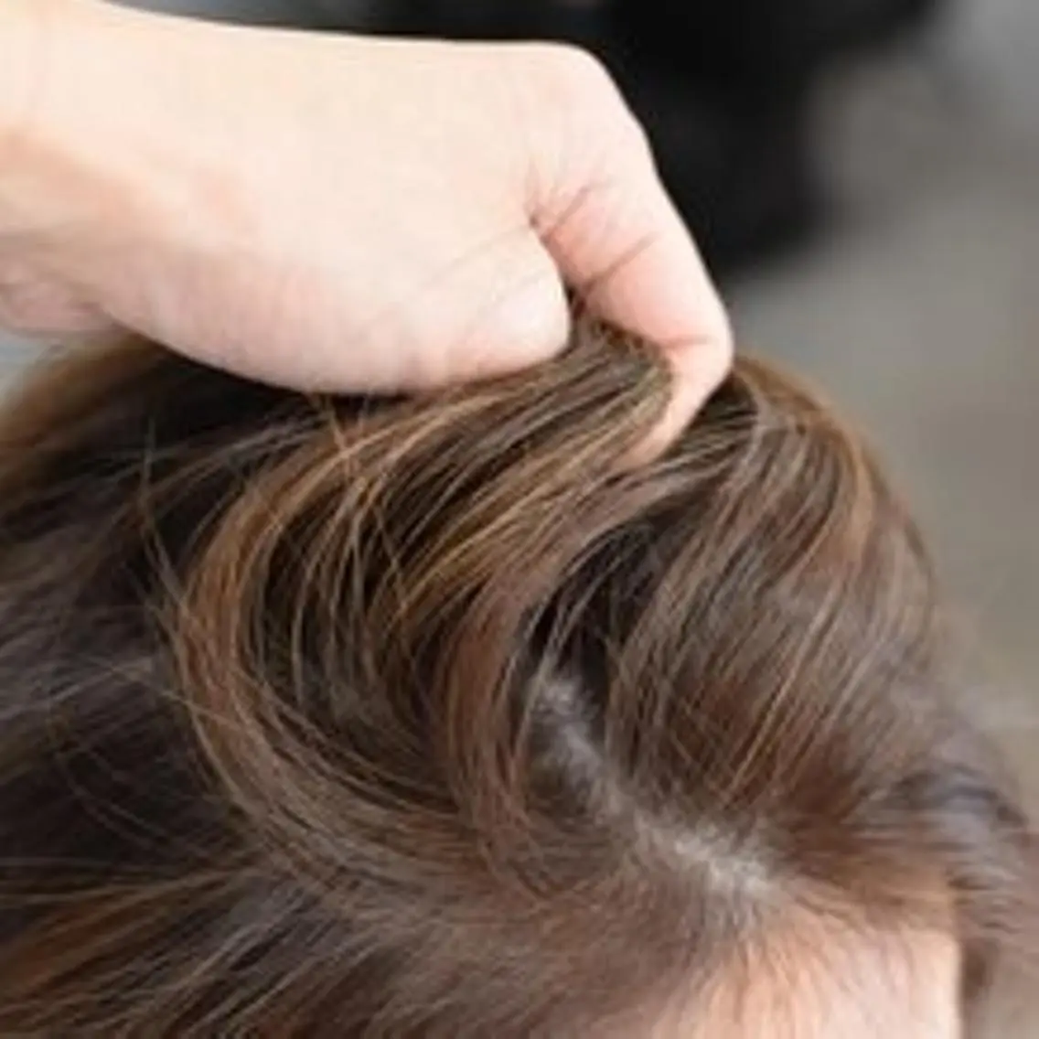 セミロング カラー ハイライトカラー 顔周りカット ハイライト カット ヘアカラー トリートメント 白髪ぼかしハイライト 【亀有】山本のヘアスタイル