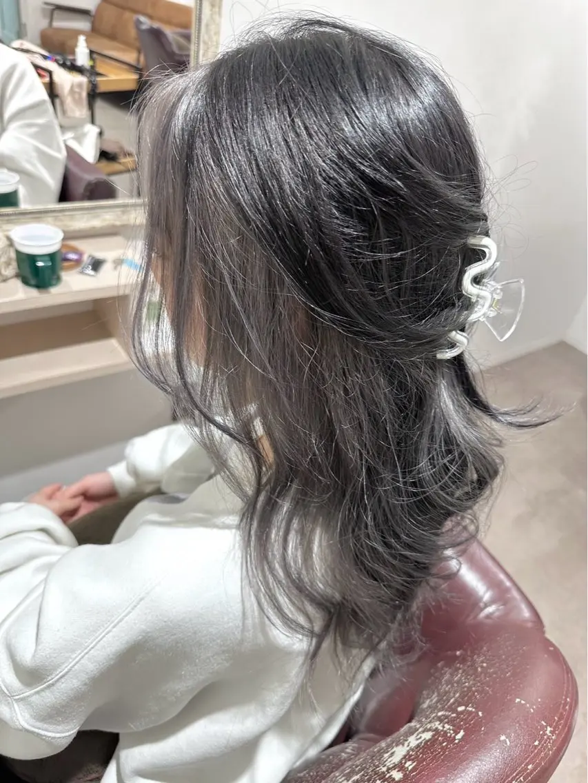 ロング カラー アッシュ 透明感カラー ダブルカラー ハイトーンカラー インナーカラー 雨宮花果/国立 透明感カラーのヘアスタイル