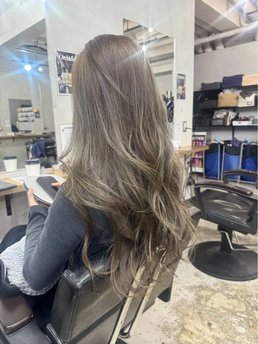 ロング カラー ヘアカラー beleef manakaのヘアスタイル