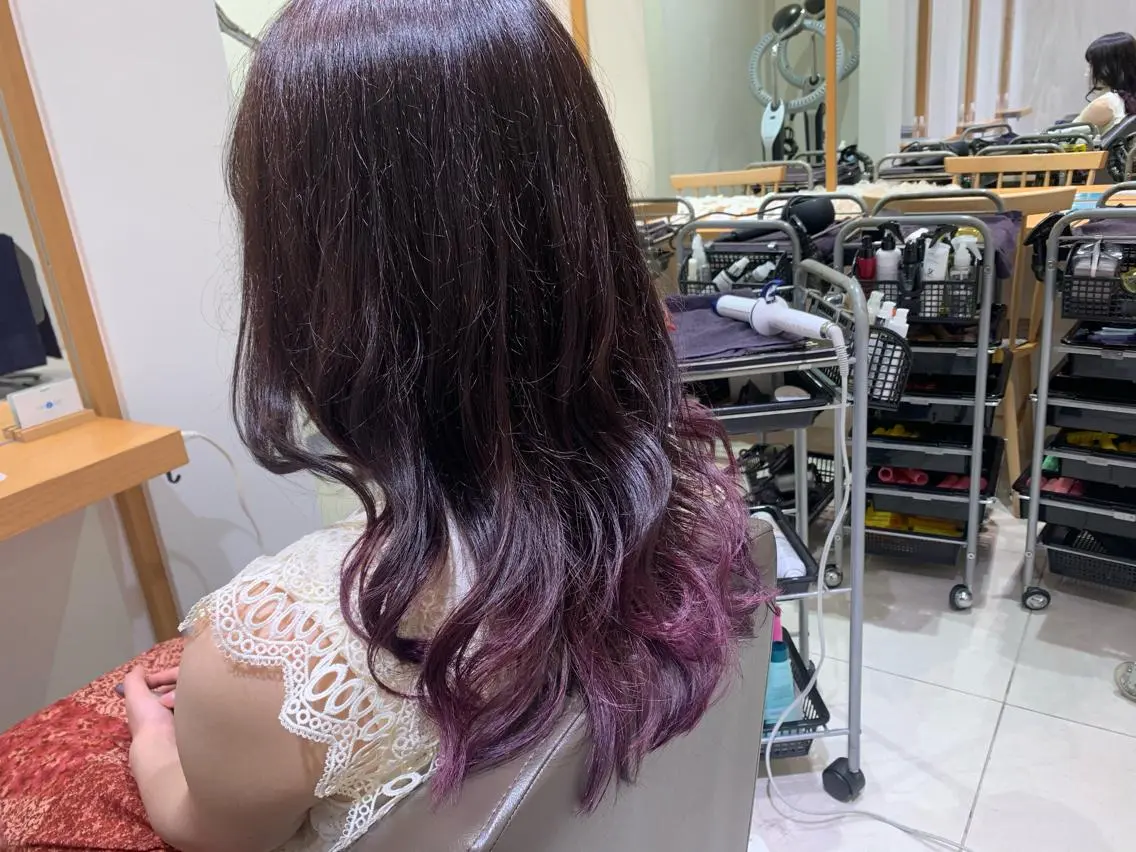 セミロング ARMONY秋山輝也 コテ巻き風パーマ特化のヘアスタイル