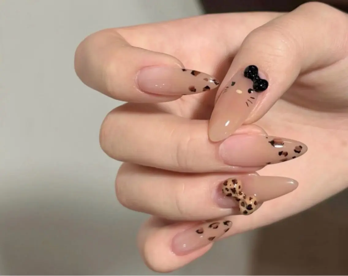メンズ ネイル メンズ韓国風 オーロラネイル チークネイル 長さ出し フレンチネイル ハンドネイル NEW NAIL 池袋🔥🧲のネイルデザイン