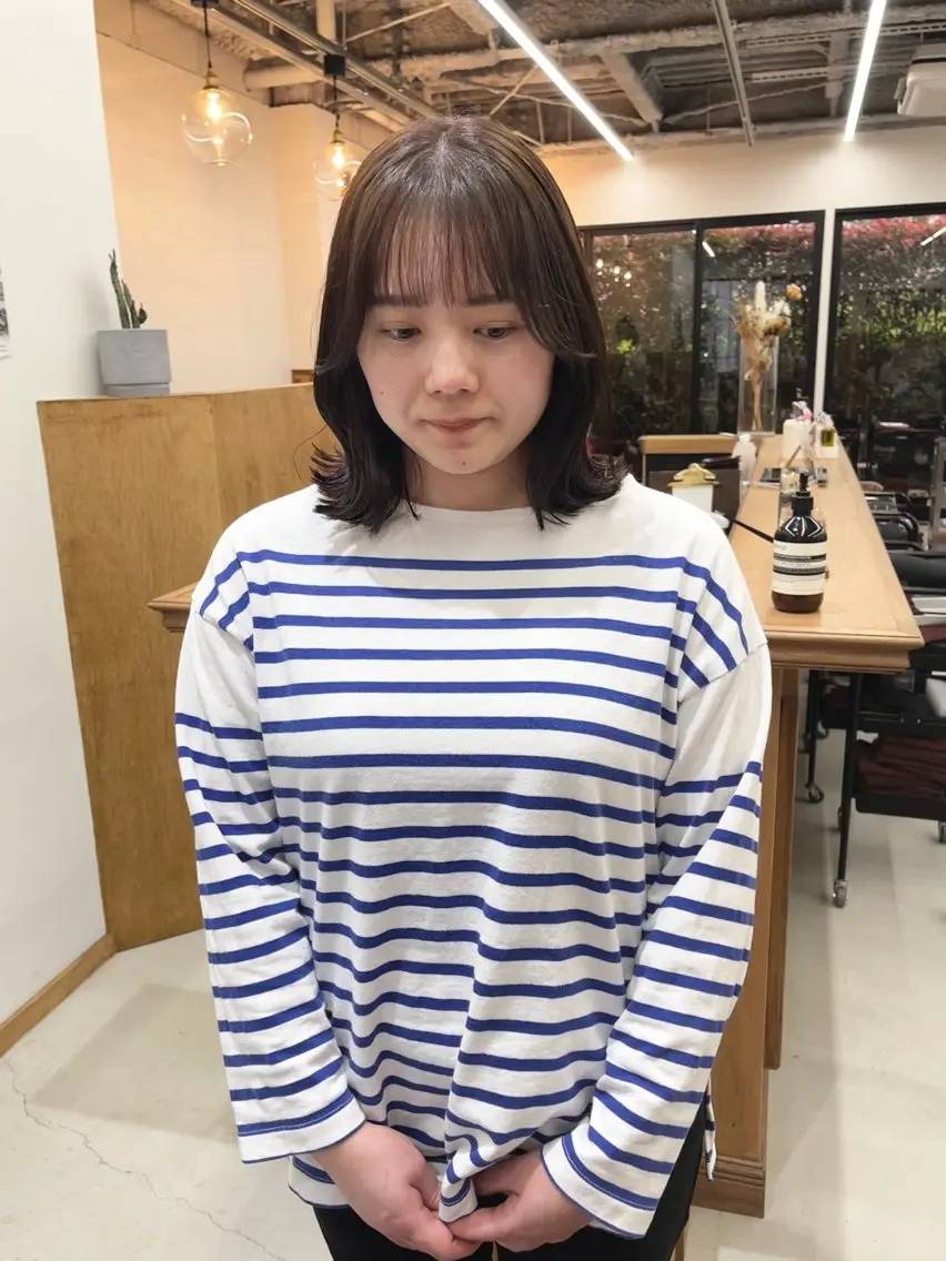 ミディアム カラー ヘアアレンジ ブリーチ ブリーチなしカラー カット ヘアカラー ena/ブリーチなし 透明感・レイヤー🎀のヘアスタイル