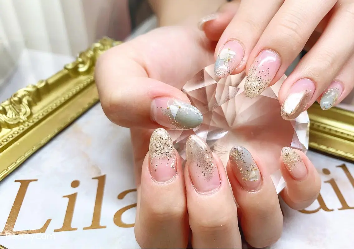 ネイル ハート ラメ(グリッター) ミラーネイル ニュアンスネイル 夏ネイル Lilas Nailのネイルデザイン