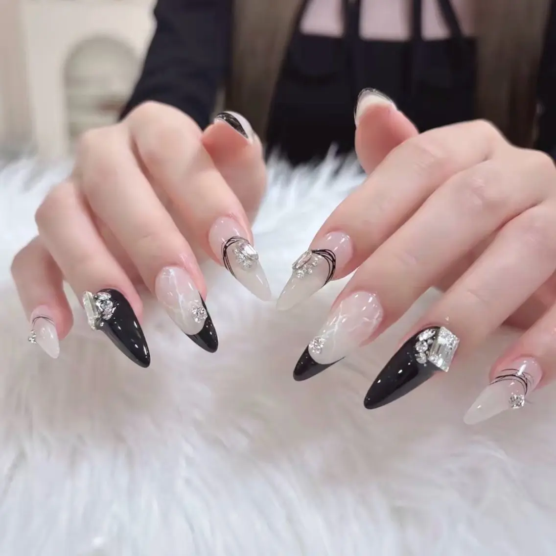 ネイル ハンドネイル Luna Gladeのネイルデザイン