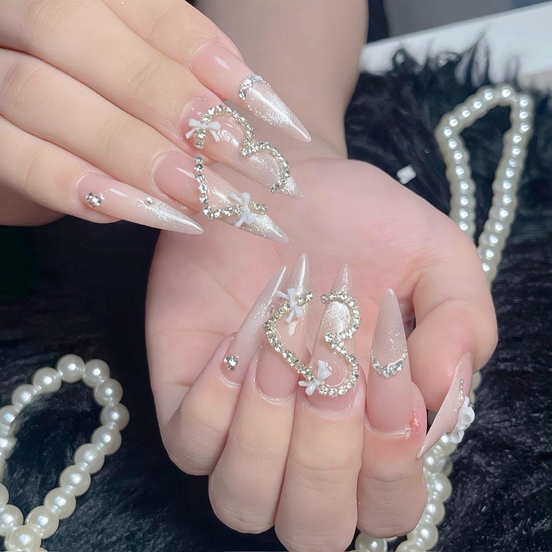 ネイル オーロラネイル 長さ出し フラッシュネイル フレンチネイル ジェルネイル ハンドネイル Amee Nail Salonのネイルデザイン