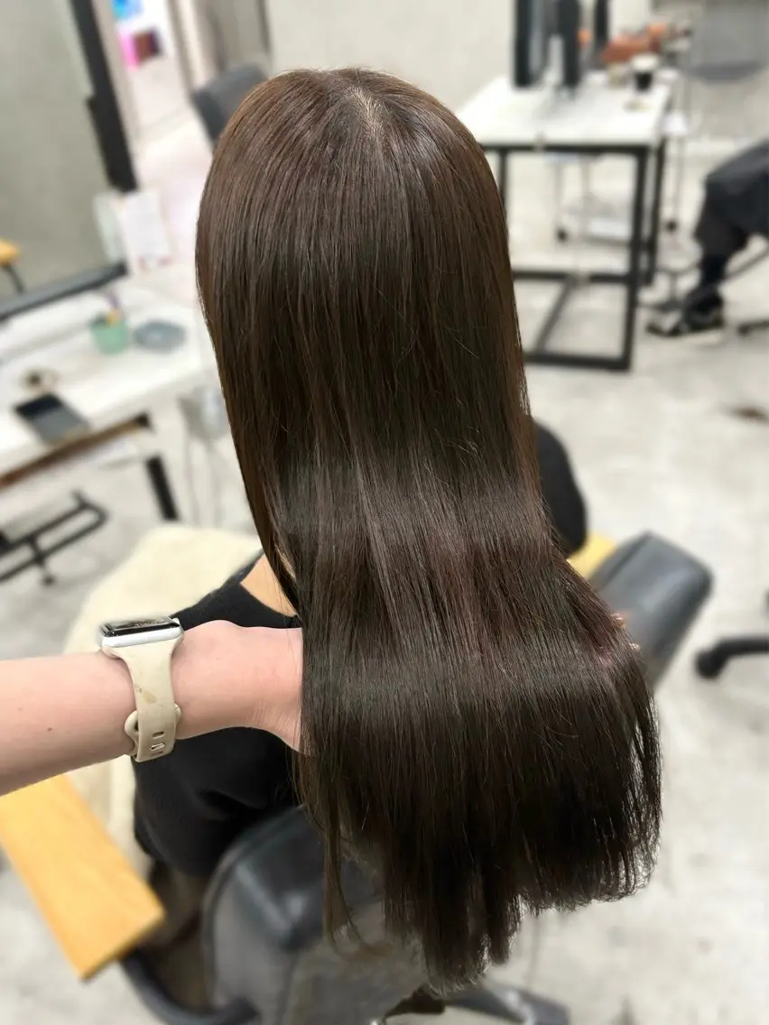 ロング カラー ブラウンカラー チョコレートブラウン カット ヘアカラー 盛れる顔まわり✨🎀 レイヤー別所好葉のヘアスタイル