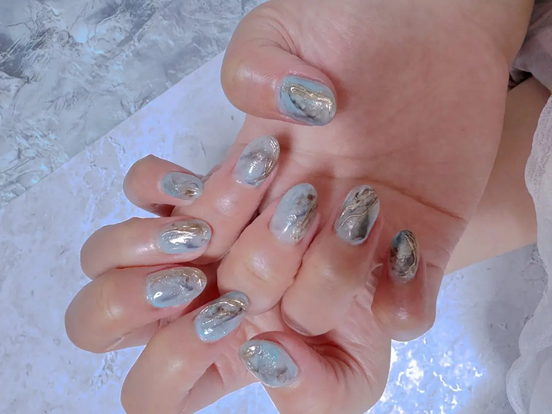 ネイル ハンドネイル Blowe ニュアンスのネイルデザイン