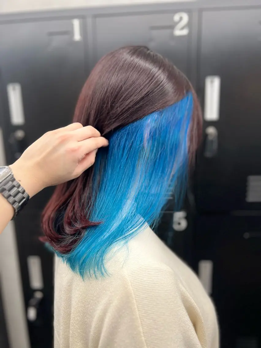 セミロング カラー ブルーカラー レッドカラー カット ヘアカラー 透明感カラー特化🫧 🦋栗原🦋のヘアスタイル