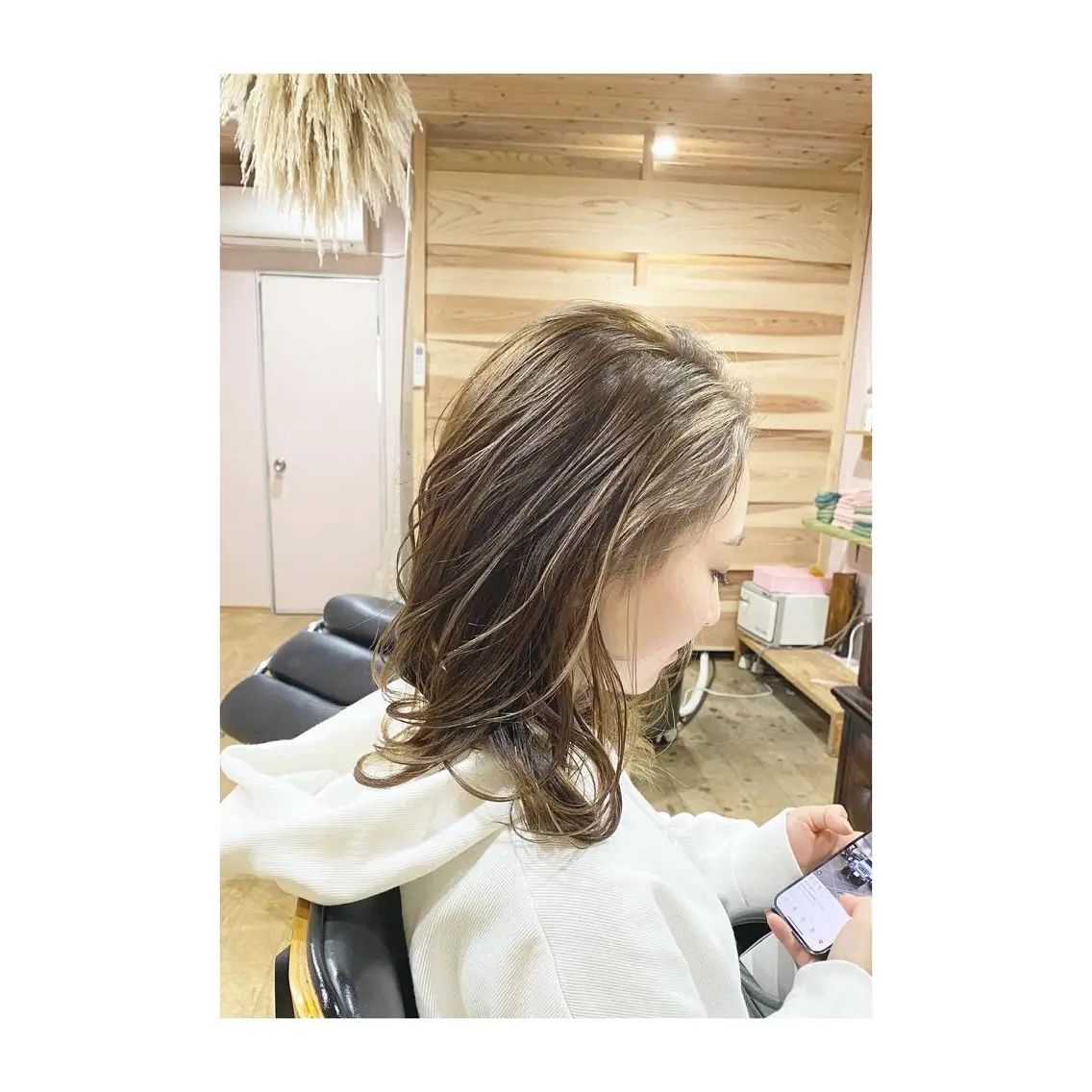 セミロング カラー Asuka Mabuchiのヘアスタイル