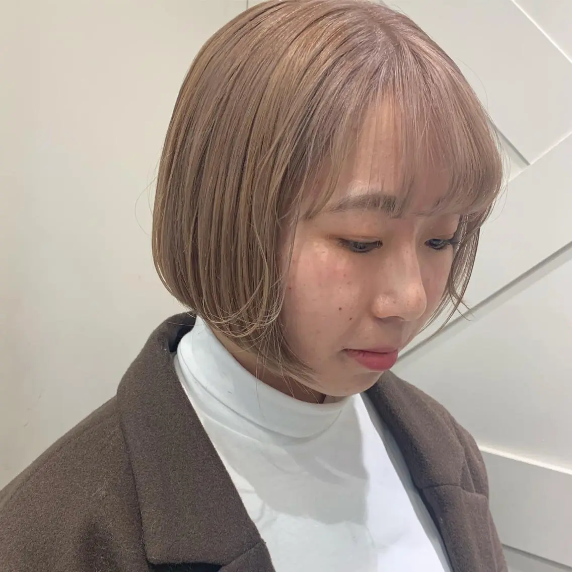 カラー ベージュカラー ブリーチ ピンクカラー 秋守 百華のヘアスタイル