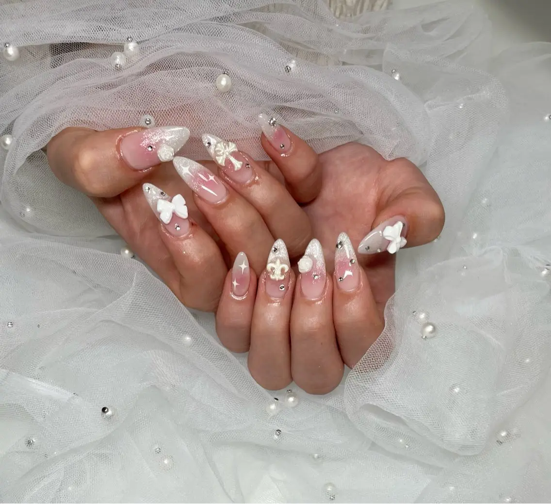 ネイル チークネイル マグネットネイル ハンドネイル 🦋 Rina🦋のネイルデザイン