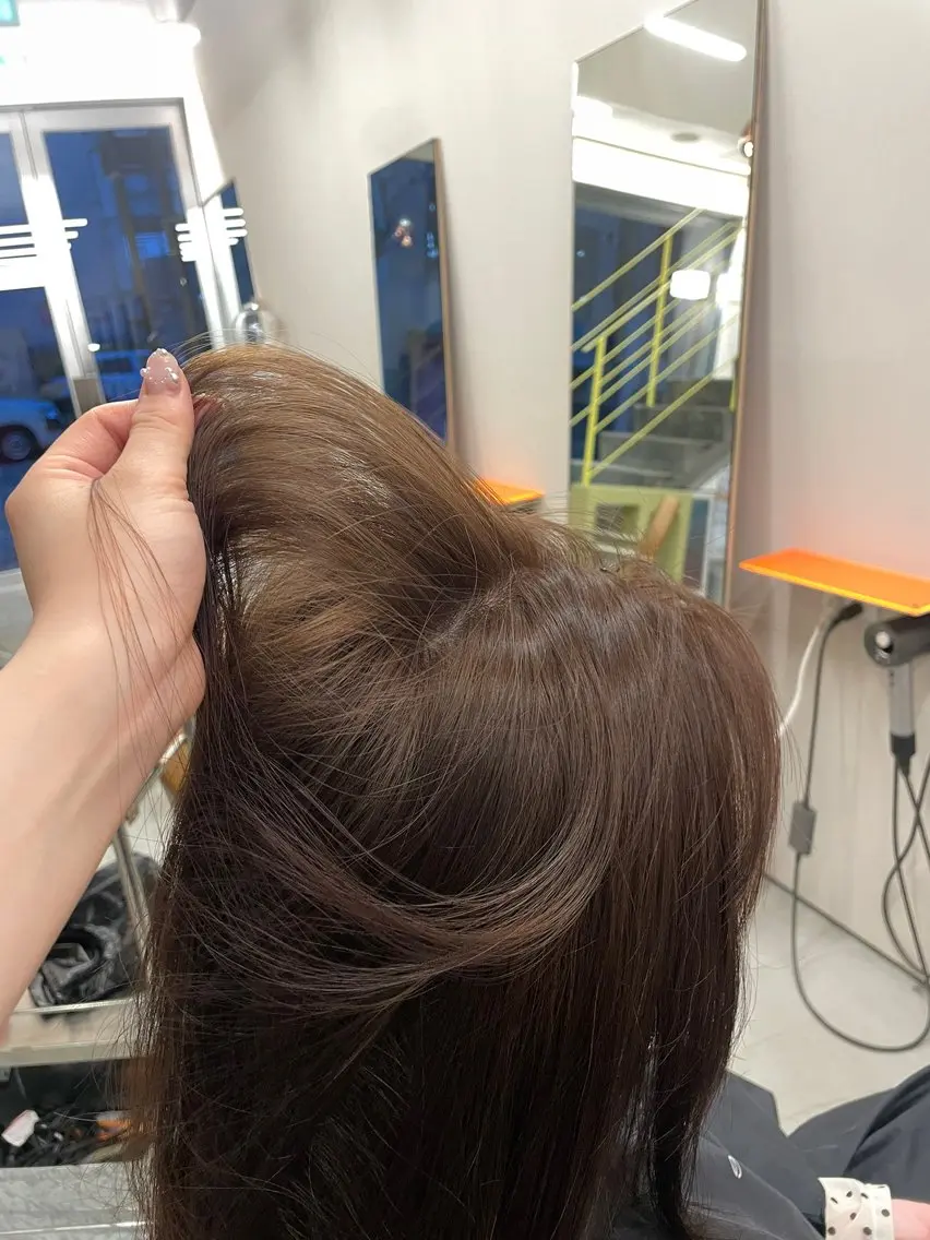 カラー SEE.カシワバラ リコのヘアスタイル