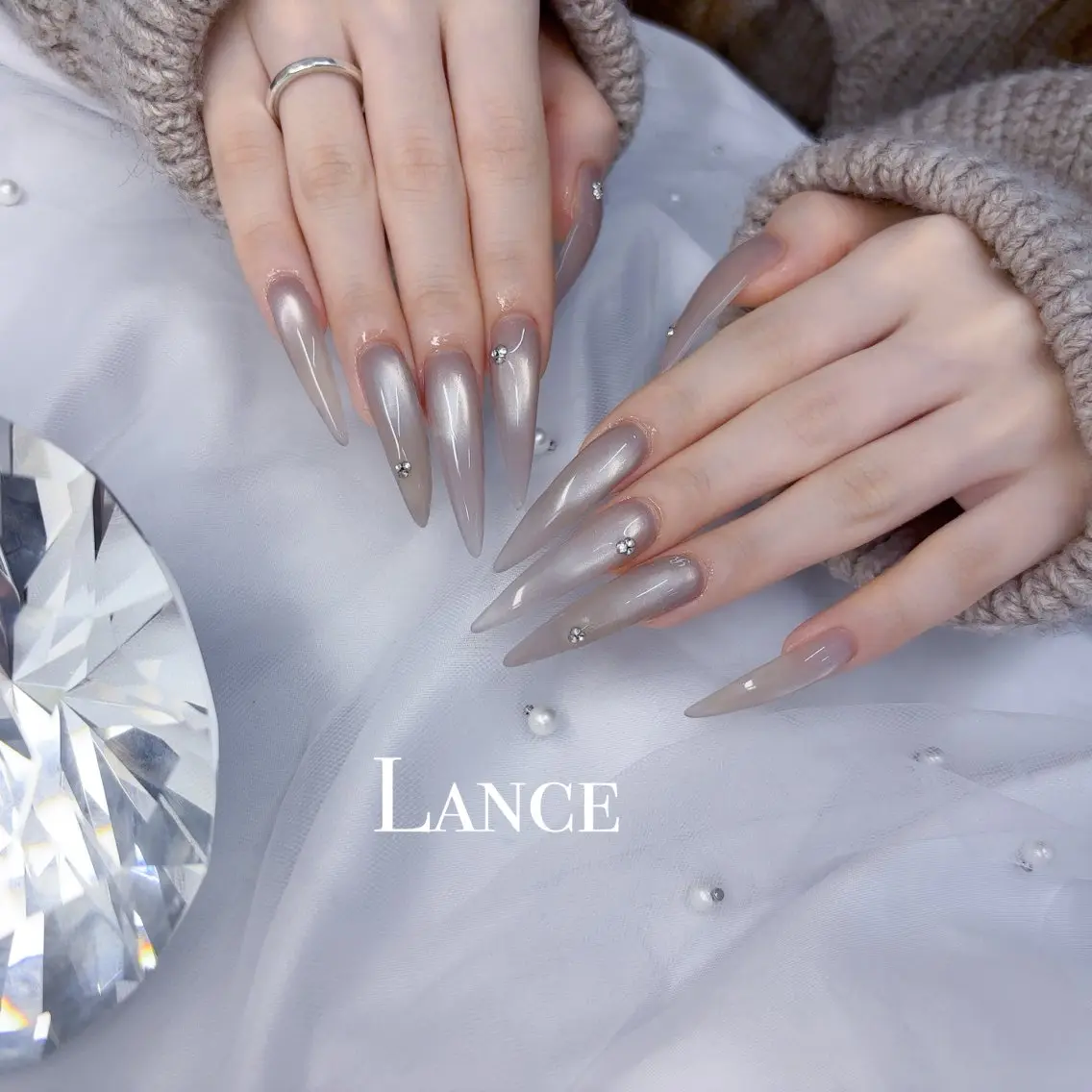ネイル オーロラネイル ドット フットネイル 氷ネイル・うるうるネイル キラキラネイル ハンドネイル Lance nailのネイルデザイン
