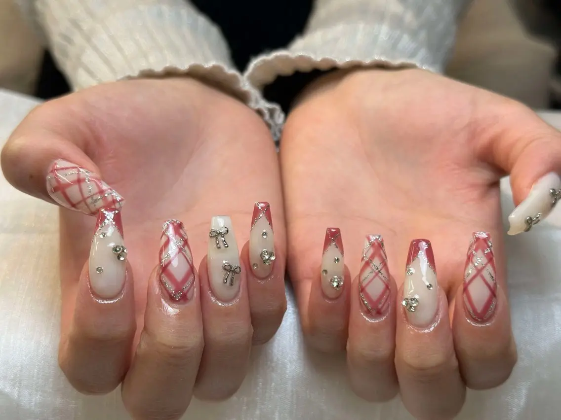 ネイル グラデーション キラキラネイル ワンカラーネイル 冬ネイル Jenn Nail Salonのネイルデザイン