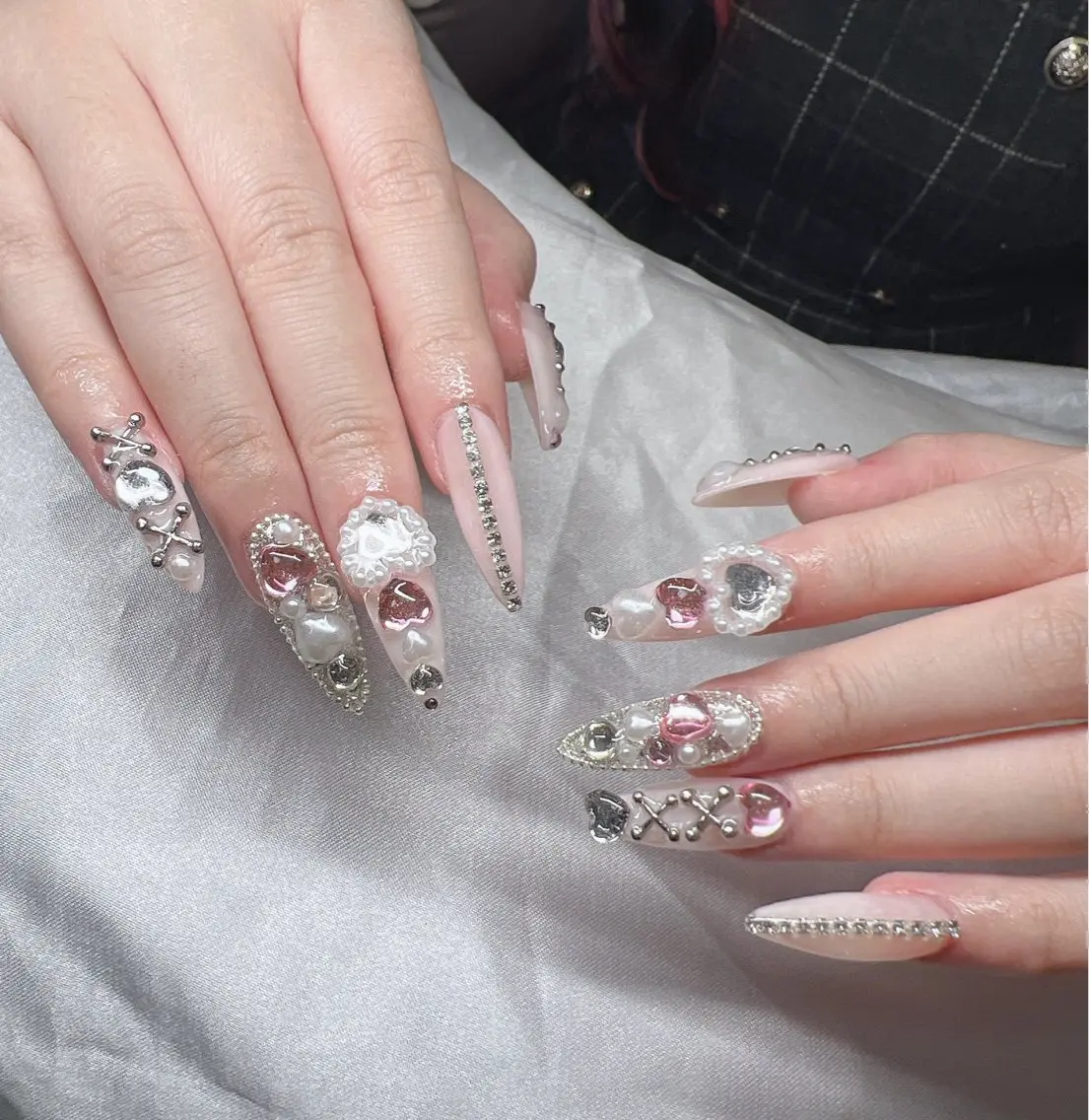 ネイル 長さ出し グラデーション 卒業式 キラキラネイル マグネットネイル ハンドネイル Lee Nailsのネイルデザイン