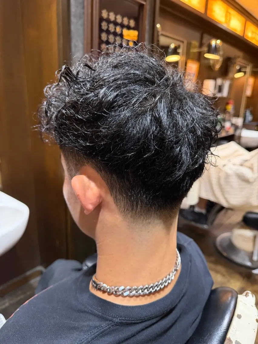 ショート メンズ フェードカット スペインカール 横浜barber💈 /白石晴翔のヘアスタイル