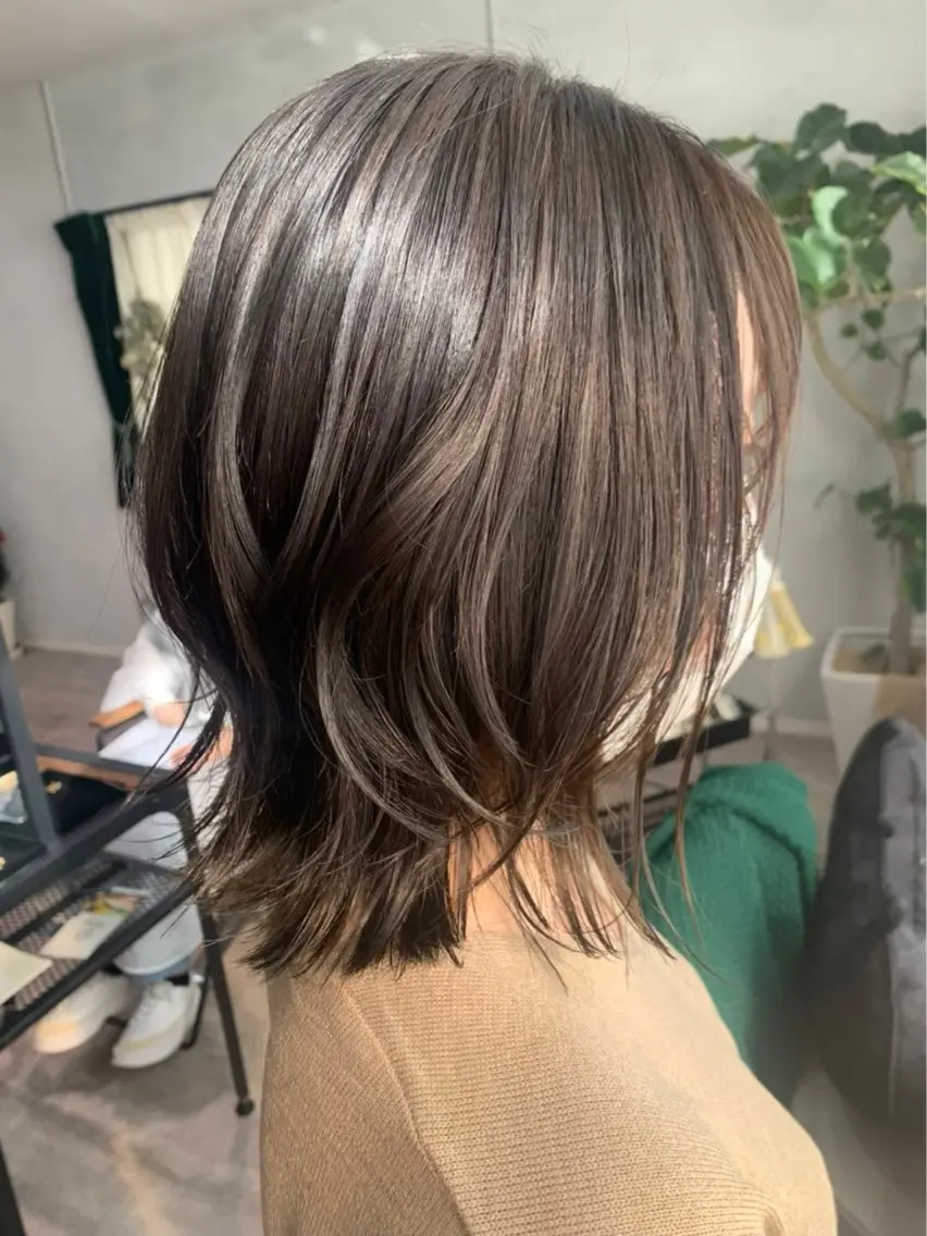 ミディアム カラー ヘアカラー 佐伯 美麗のヘアスタイル