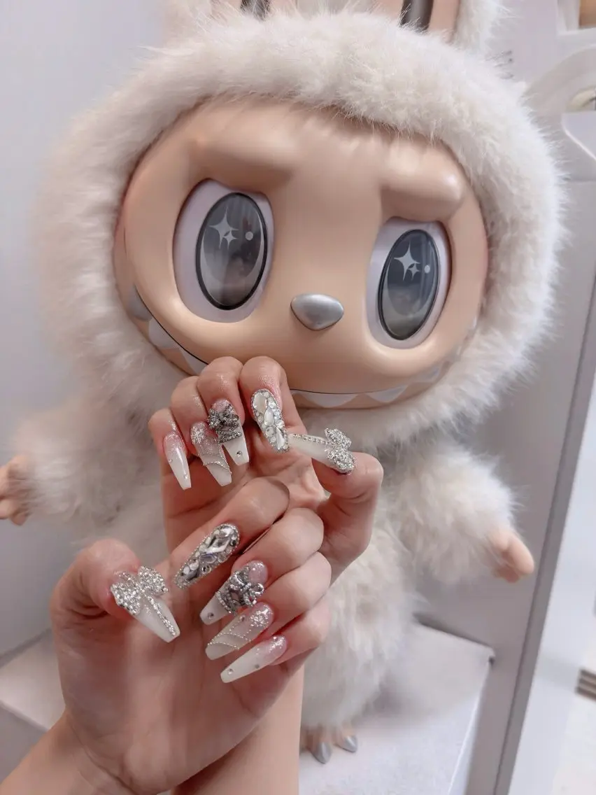 ネイル オーロラネイル フレンチネイル ジェルネイル ハロウィン 韓国ネイル ハンドネイル H.baby Nail Salonのネイルデザイン