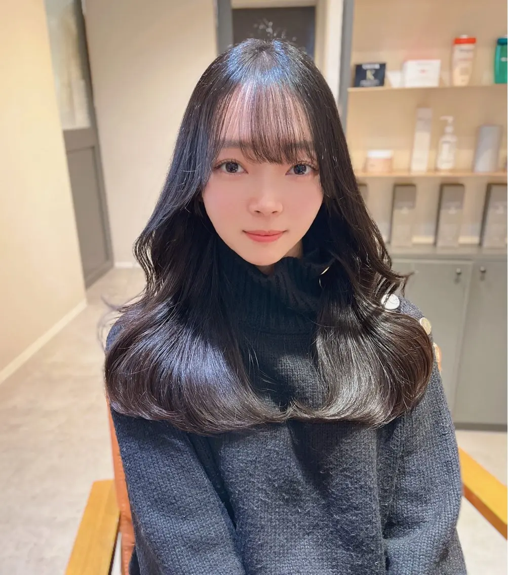 セミロング くびれヘア 韓国風ヘア 奥田 蓮のヘアスタイル