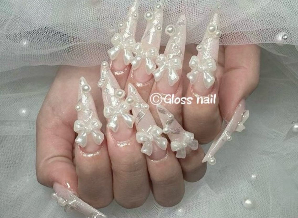 ネイル みゆ🐰 Gloss nailのネイルデザイン