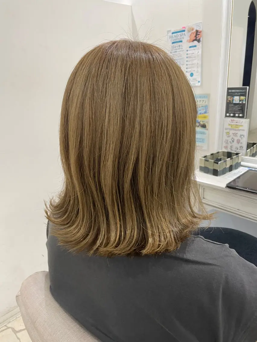 ミディアム やない ともみのヘアスタイル