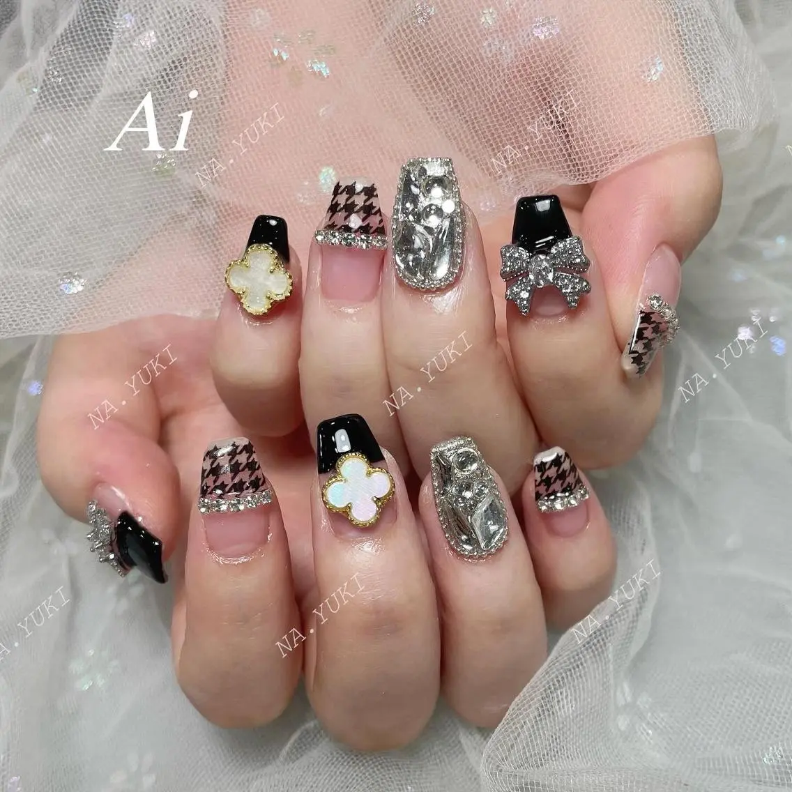 ネイル ハンドネイル 🦋 Queenieのネイルデザイン