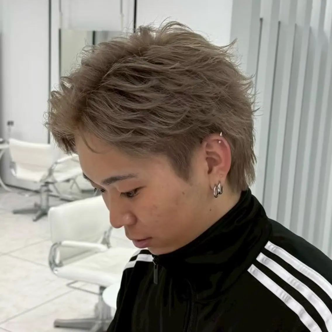 ショート カラー パーマ メンズ メンズブリーチ メンズハイトーン ベージュカラー ブリーチ ハイトーンカラー カット ヘアカラー 水谷 璃温のヘアスタイル