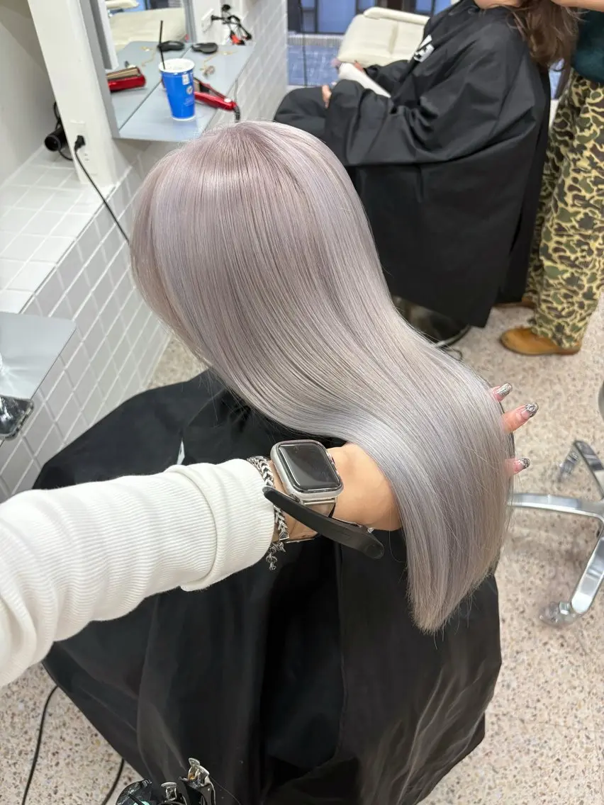 ロング カラー ヘアカラー トリートメント PELEハイトーン shinobuのヘアスタイル