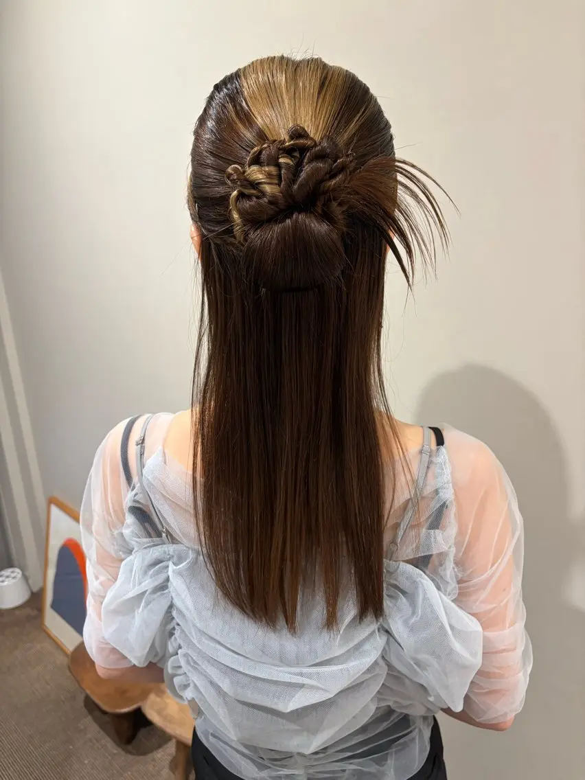 ヘアアレンジ ハーフアップ ヘアセット yumemiレイヤー ✴︎ 透明感カラーのヘアスタイル