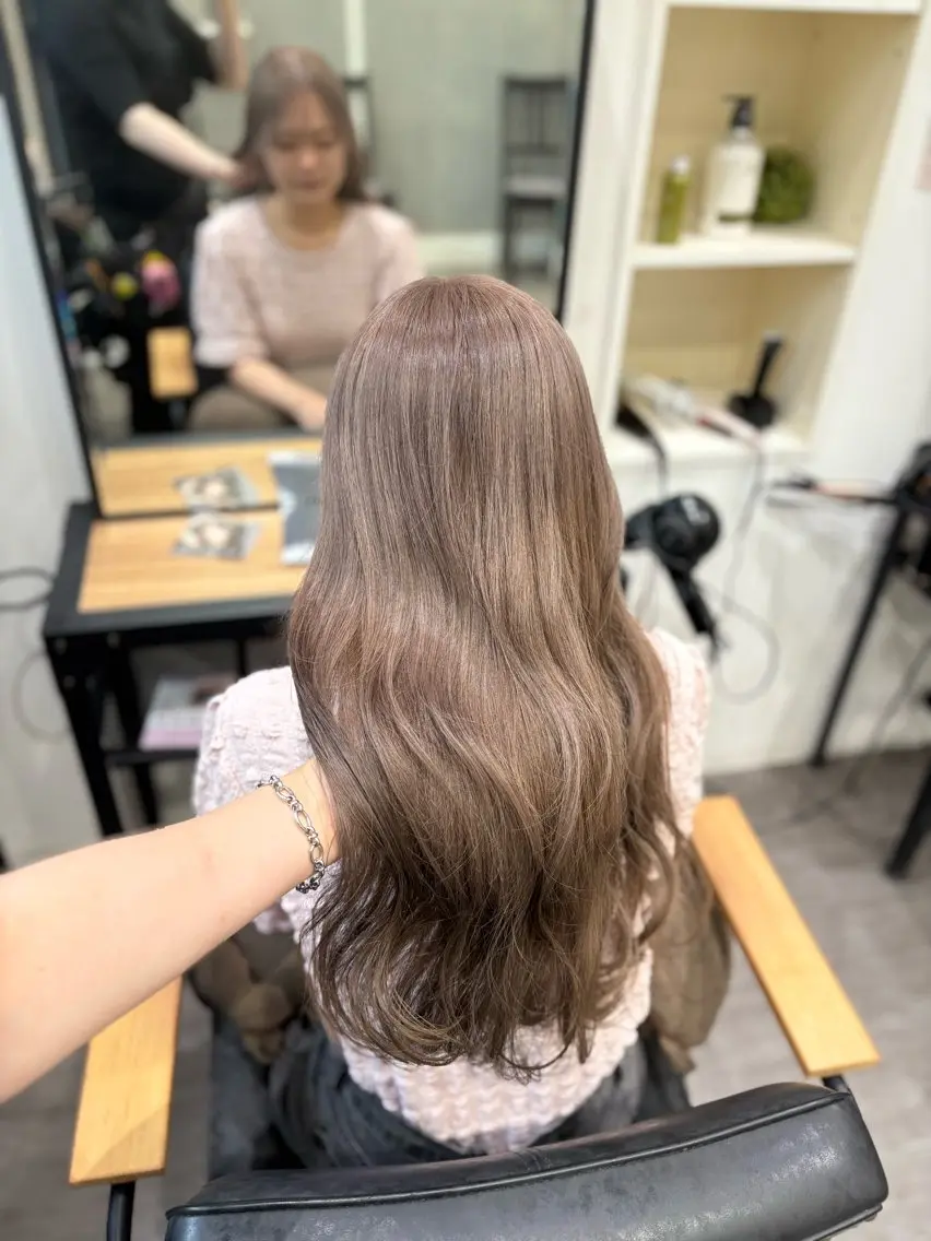 ロング カラー nijika/ 艶カラー🫧のヘアスタイル