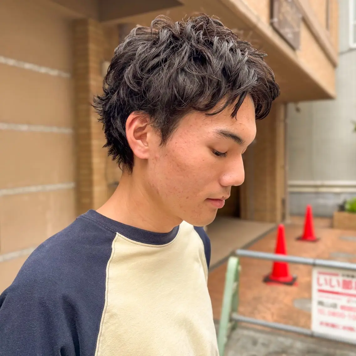 パーマ メンズ フェードカット フェザーパーマ メンズハイトーン メンズパーマ メンズショート カット パーマ 【メンズ 特化】村斎 伶次のヘアスタイル