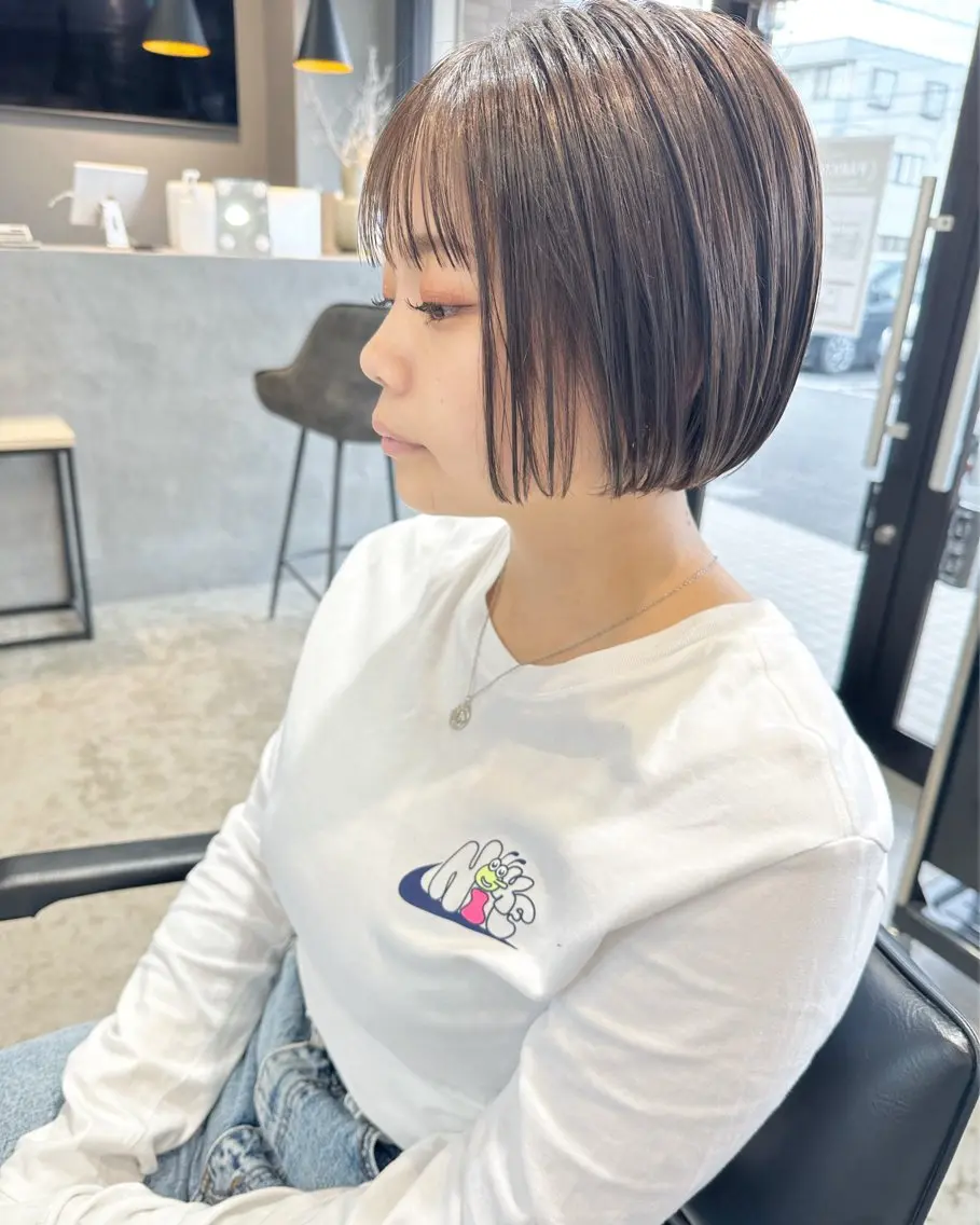 ミディアム ボブ カット YURIK Aのヘアスタイル