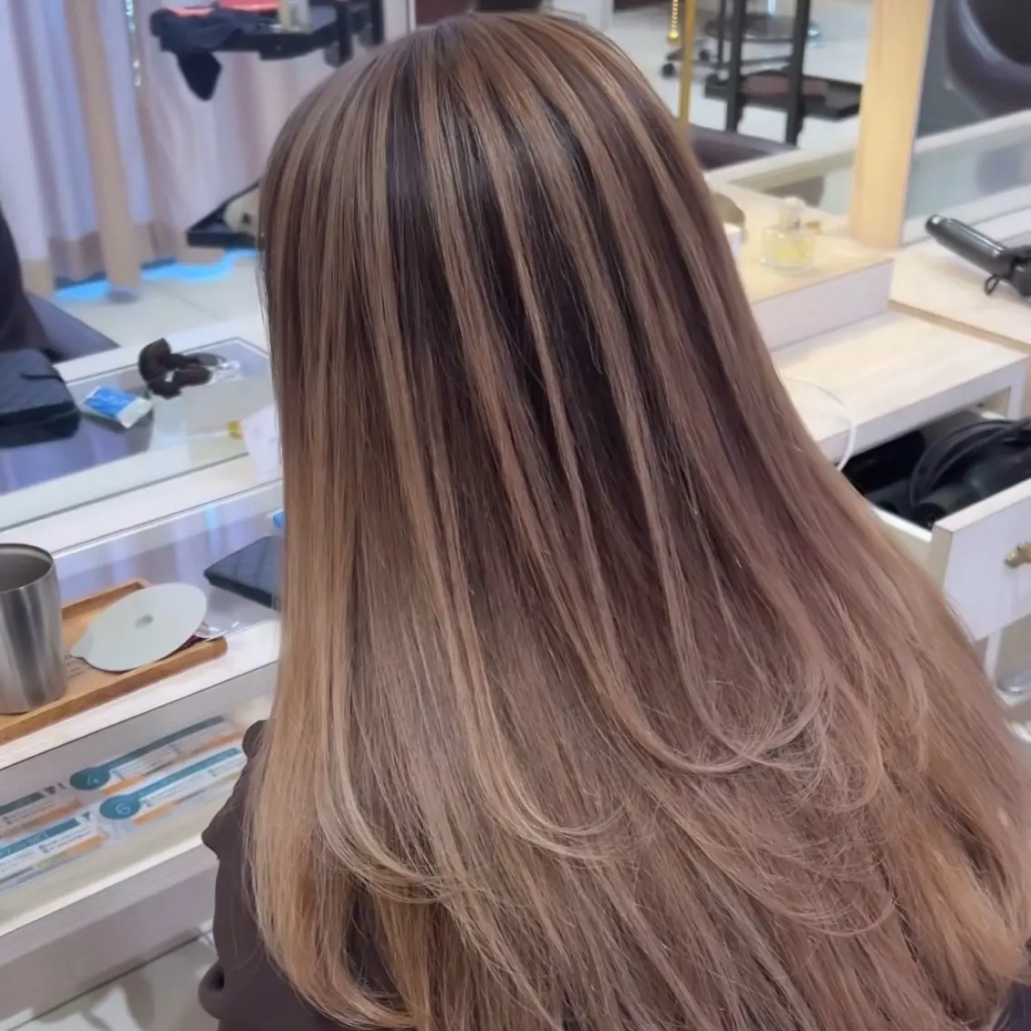 カラー バレイヤージュ ヘアカラー Earth伊勢崎 萩原　快斗のヘアスタイル