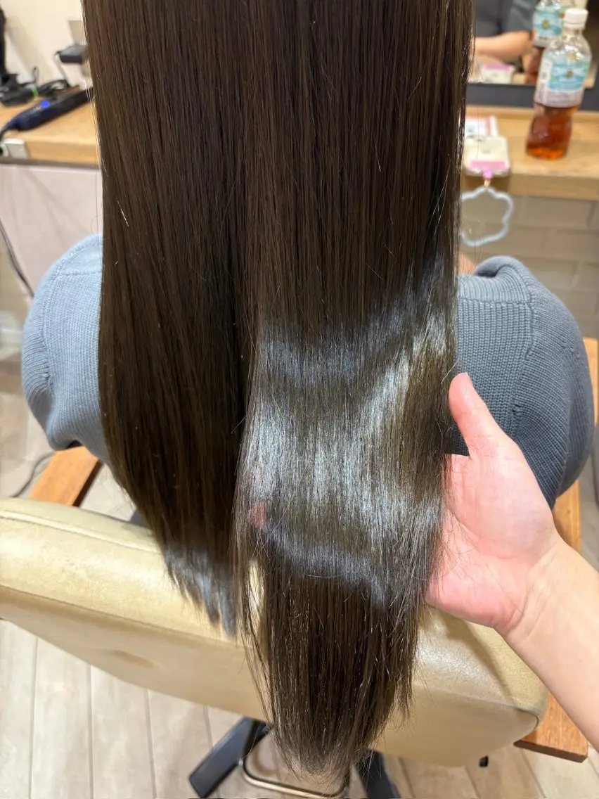 ロング カラー 透明感カラー グレージュ オリーブカラー オリーブグレージュ オリーブグレー カット ヘアカラー トリートメント 川崎 唯華のヘアスタイル