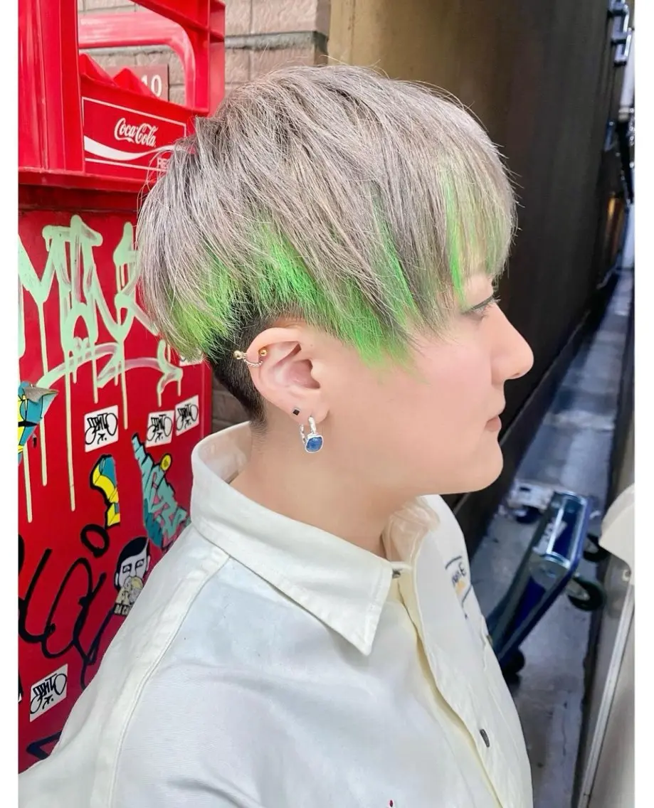 ショート カラー ベージュカラー ホワイトベージュ ヘアカラー TSUNO🦖 派手髪/オタク美容師のヘアスタイル