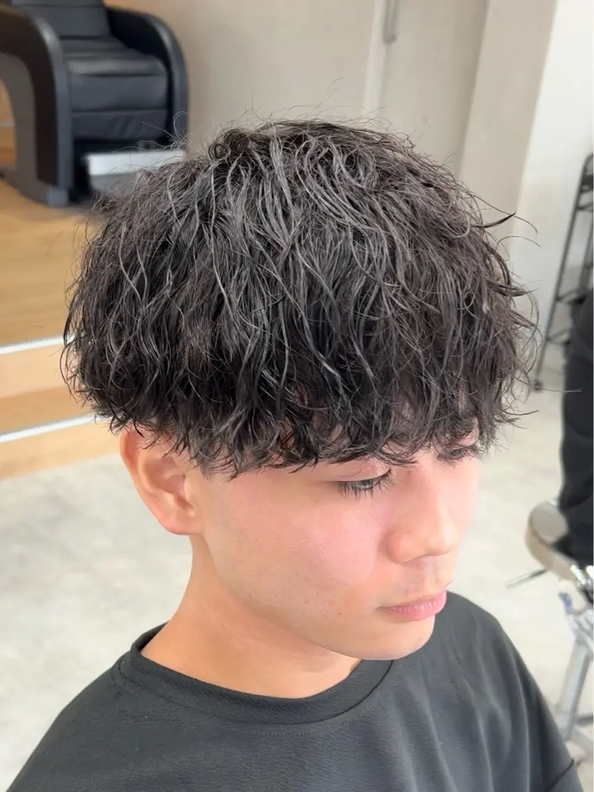 ショート パーマ メンズ メンズパーマ ツイストスパイラルパーマ スパイラルパーマ カット パーマ メンズパーマ/ 新潟駅/佐藤裕のヘアスタイル