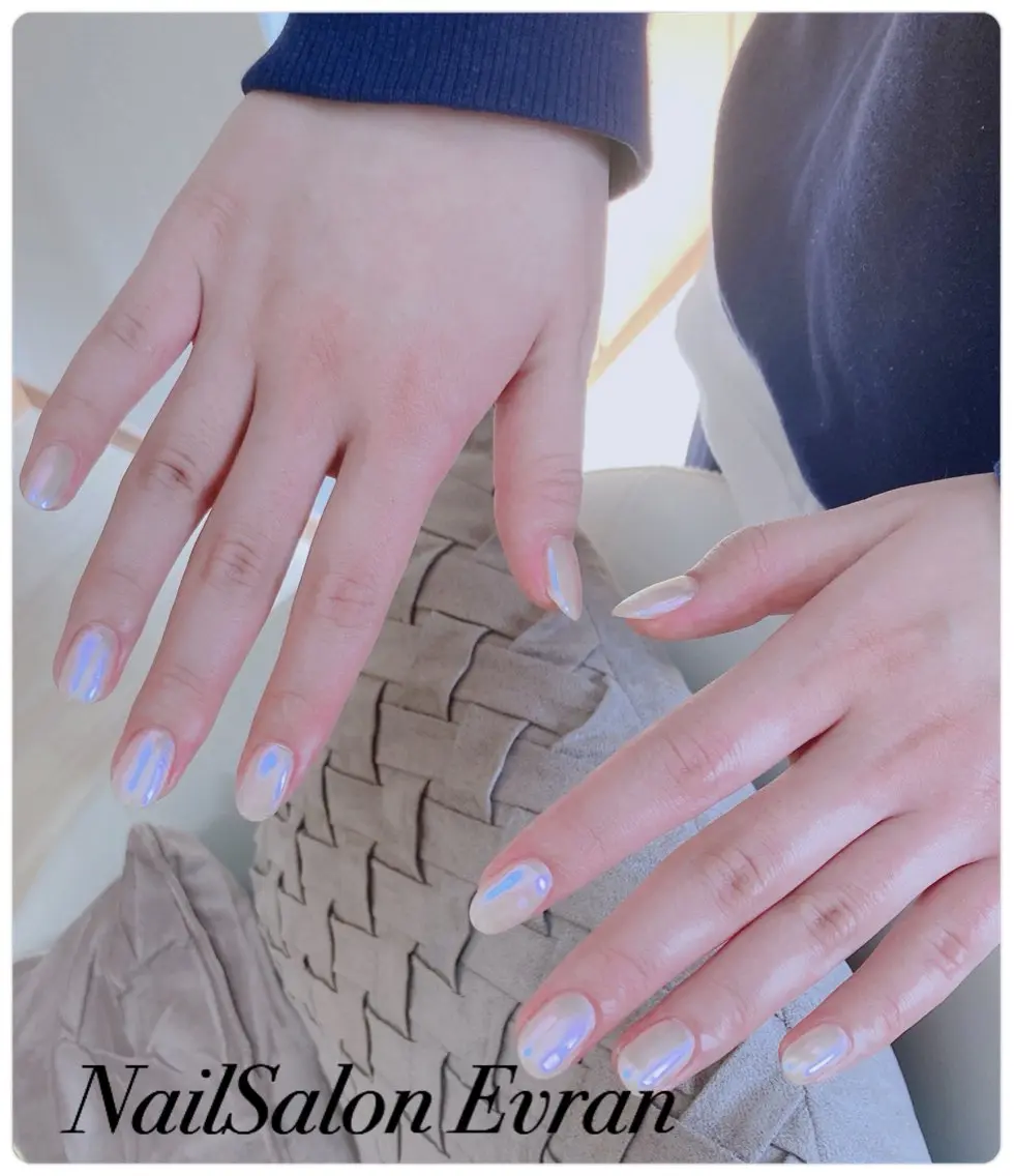 ネイル アートネイル フレンチネイル マグネットネイル ミラーネイル 持ち込み ハンドネイル Nail salon Evranのネイルデザイン