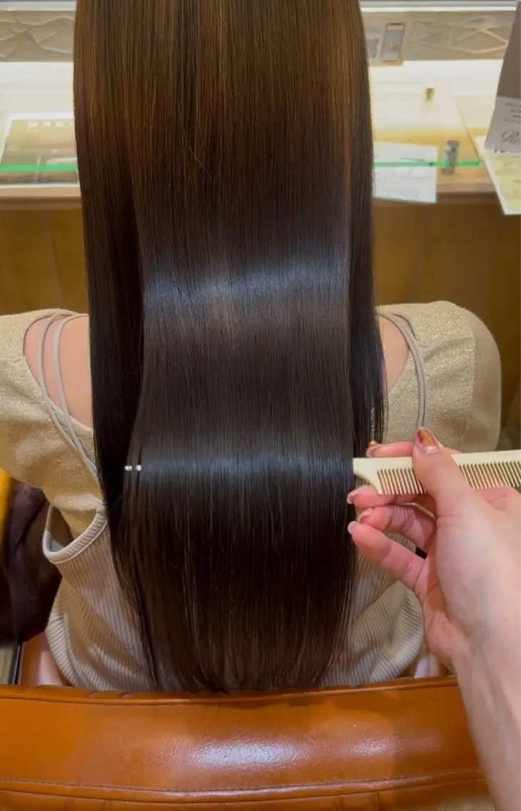 カット+縮毛矯正+トリートメントの写真